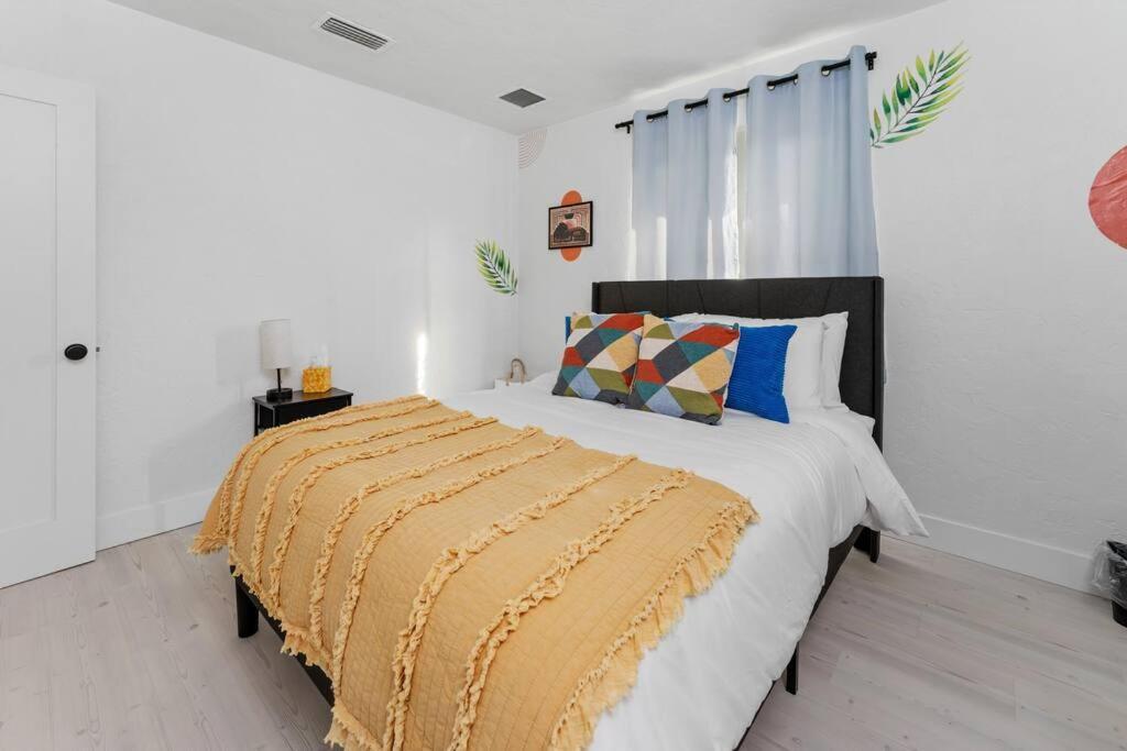 Smart Bungalow: 10-Min To Uf, Central Location ゲインズビル エクステリア 写真