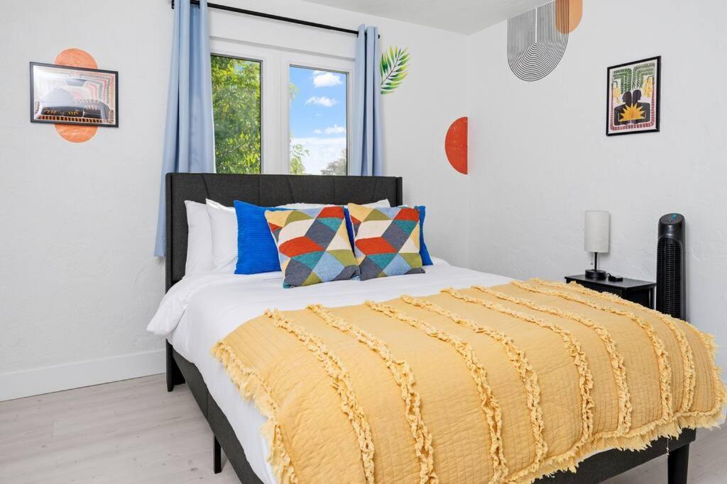 Smart Bungalow: 10-Min To Uf, Central Location ゲインズビル エクステリア 写真