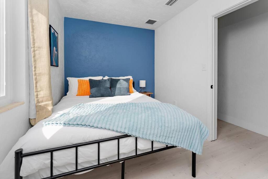Smart Bungalow: 10-Min To Uf, Central Location ゲインズビル エクステリア 写真