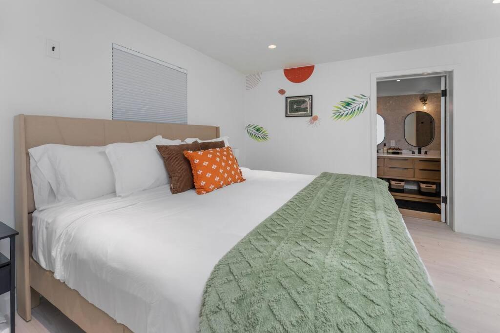 Smart Bungalow: 10-Min To Uf, Central Location ゲインズビル エクステリア 写真