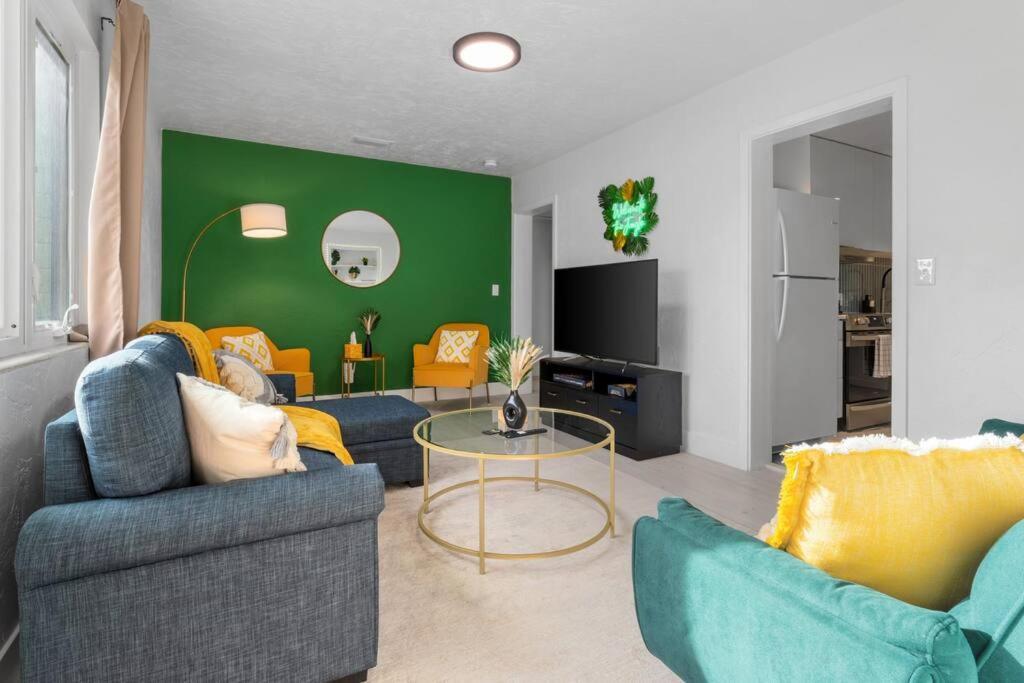 Smart Bungalow: 10-Min To Uf, Central Location ゲインズビル エクステリア 写真