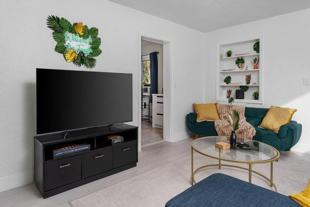 Smart Bungalow: 10-Min To Uf, Central Location ゲインズビル エクステリア 写真
