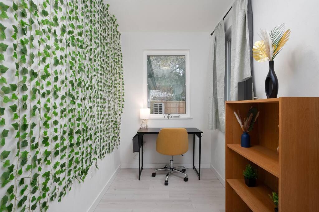 Smart Bungalow: 10-Min To Uf, Central Location ゲインズビル エクステリア 写真